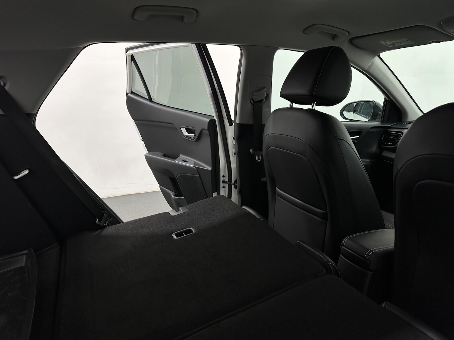 Used Kia Stonic 2022 for sale - 77144019: Photo 44