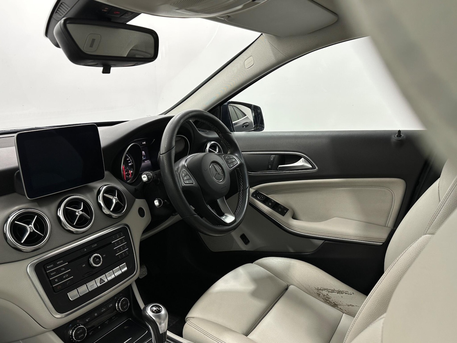Used Mercedes-Benz GLA 2017 for sale - 76878903: Photo 26