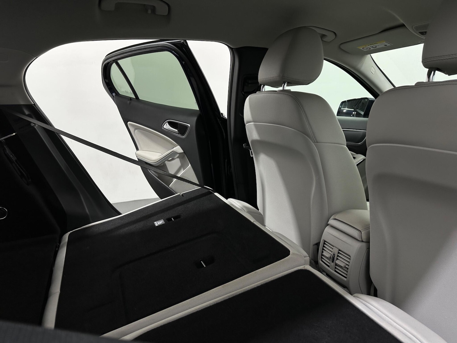 Used Mercedes-Benz GLA 2017 for sale - 76878903: Photo 43