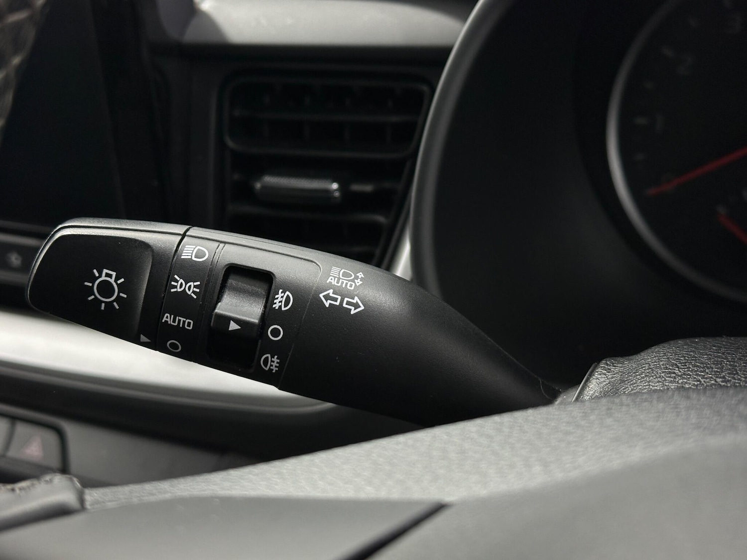 Used Kia Stonic for sale - 78220200: Photo 13