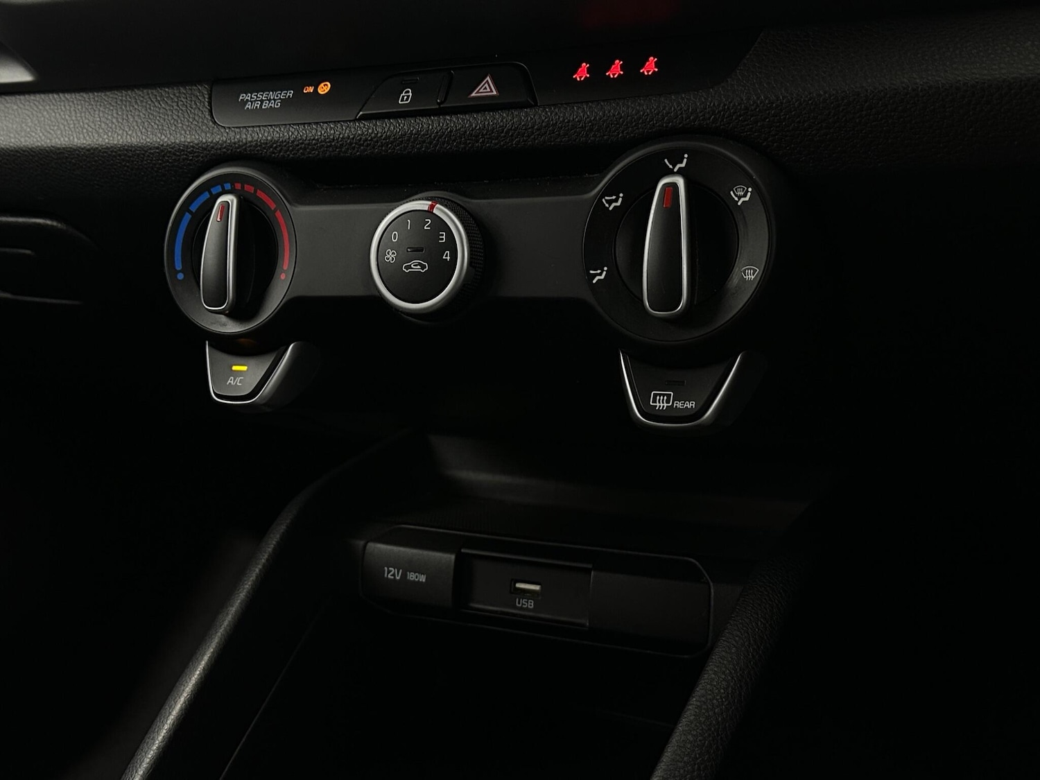 Used Kia Stonic for sale - 78220200: Photo 20