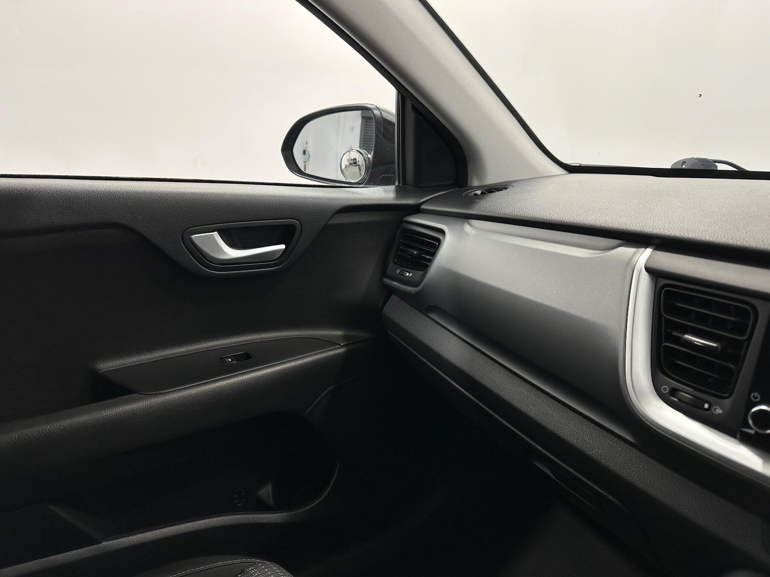 Used Kia Stonic for sale - 78220200: Photo 23