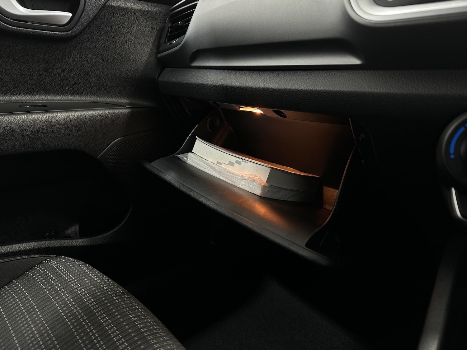 Used Kia Stonic for sale - 78220200: Photo 24