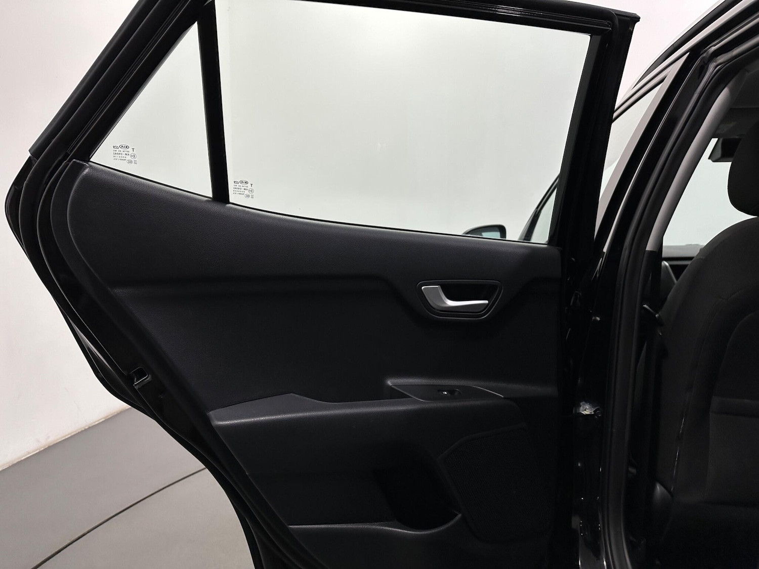 Used Kia Stonic for sale - 78220200: Photo 37