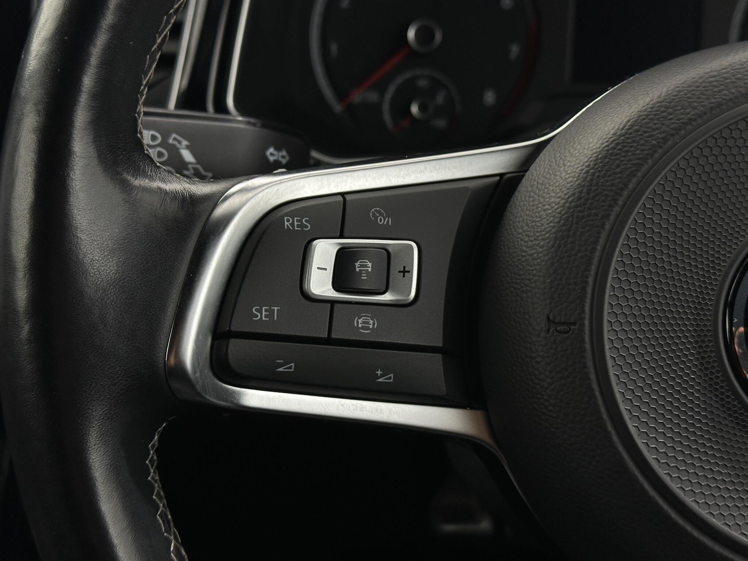 Used Volkswagen T-Roc 2021 for sale - 77255532: Photo 14