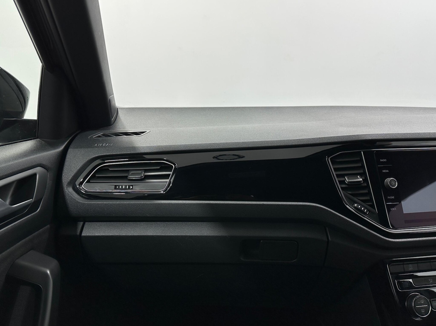 Used Volkswagen T-Roc 2021 for sale - 77255532: Photo 27