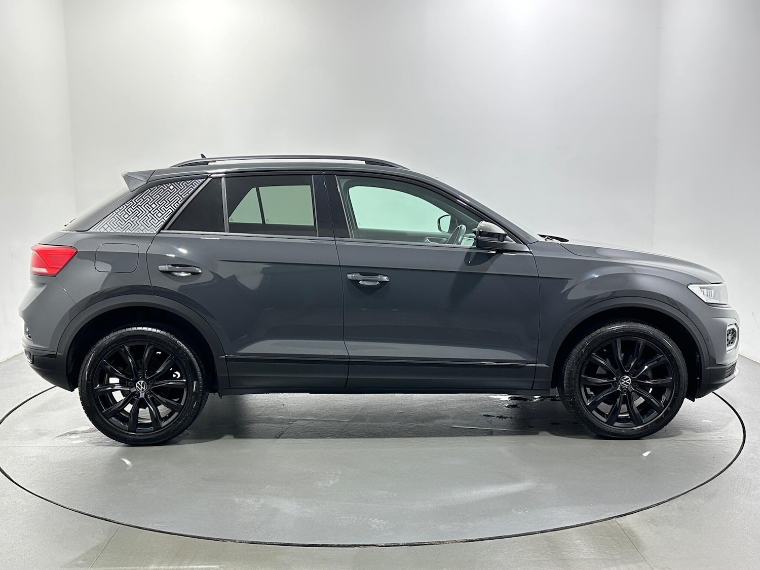 Used Volkswagen T-Roc 2021 for sale - 77255532: Photo 9