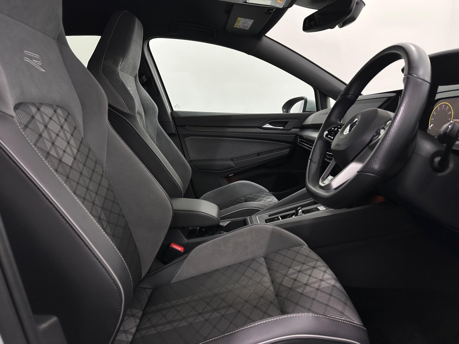 Used Volkswagen Golf 2021 for sale - 76878844: Photo 30