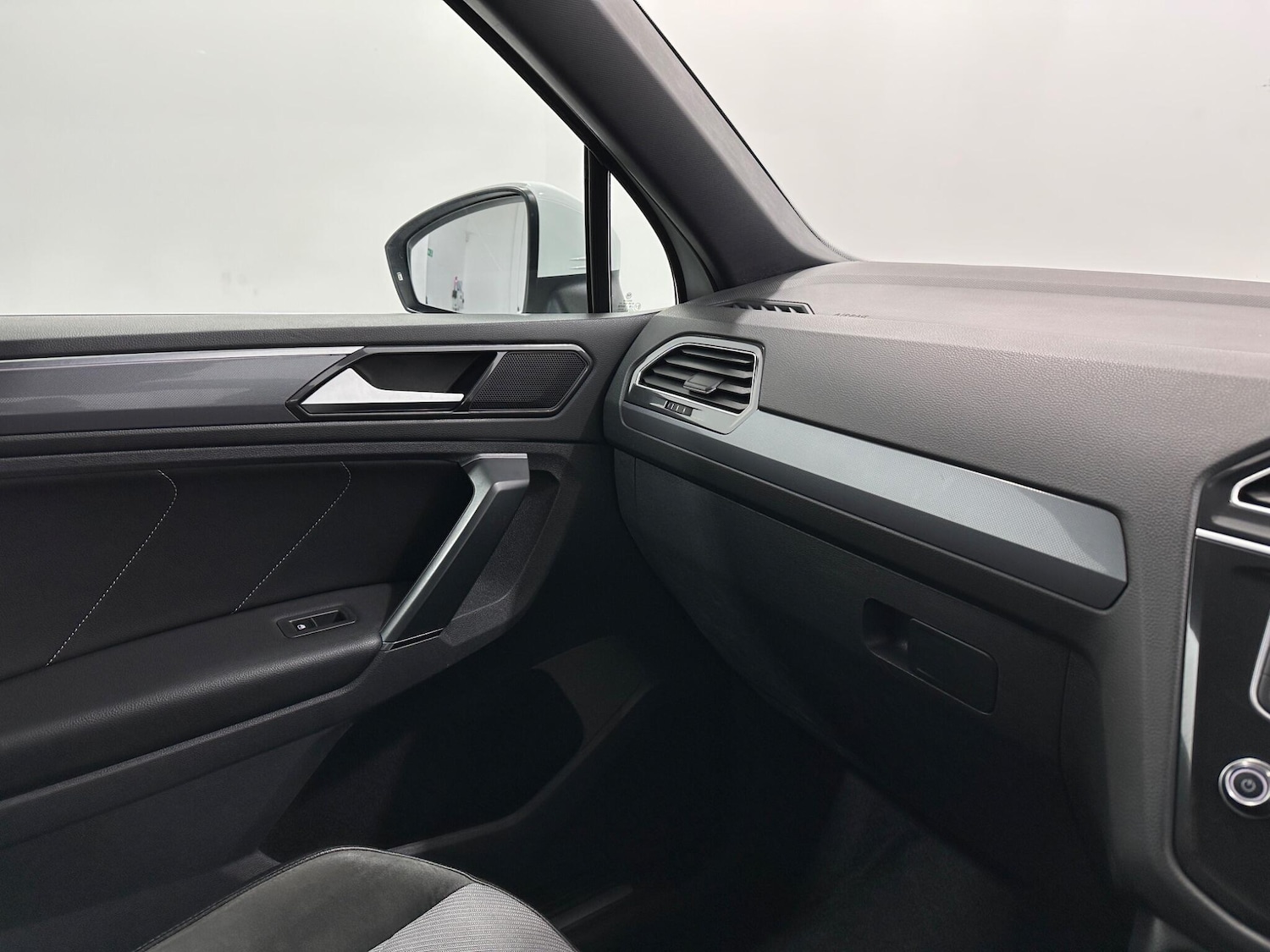 Used Volkswagen Tiguan 2017 for sale - 76878536: Photo 27