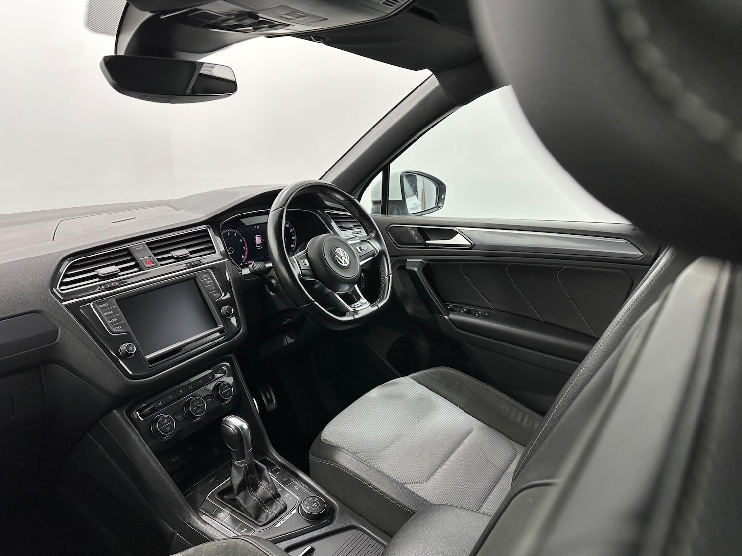 Used Volkswagen Tiguan 2017 for sale - 76878536: Photo 29