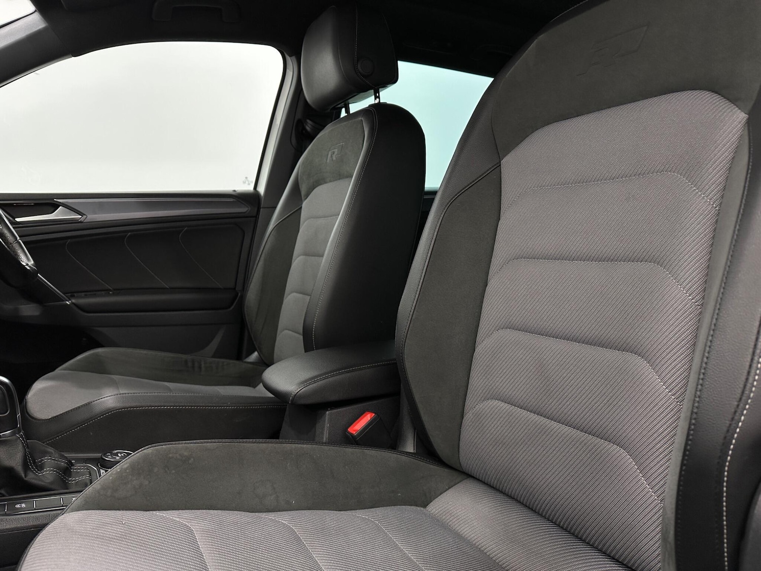 Used Volkswagen Tiguan 2017 for sale - 76878536: Photo 35