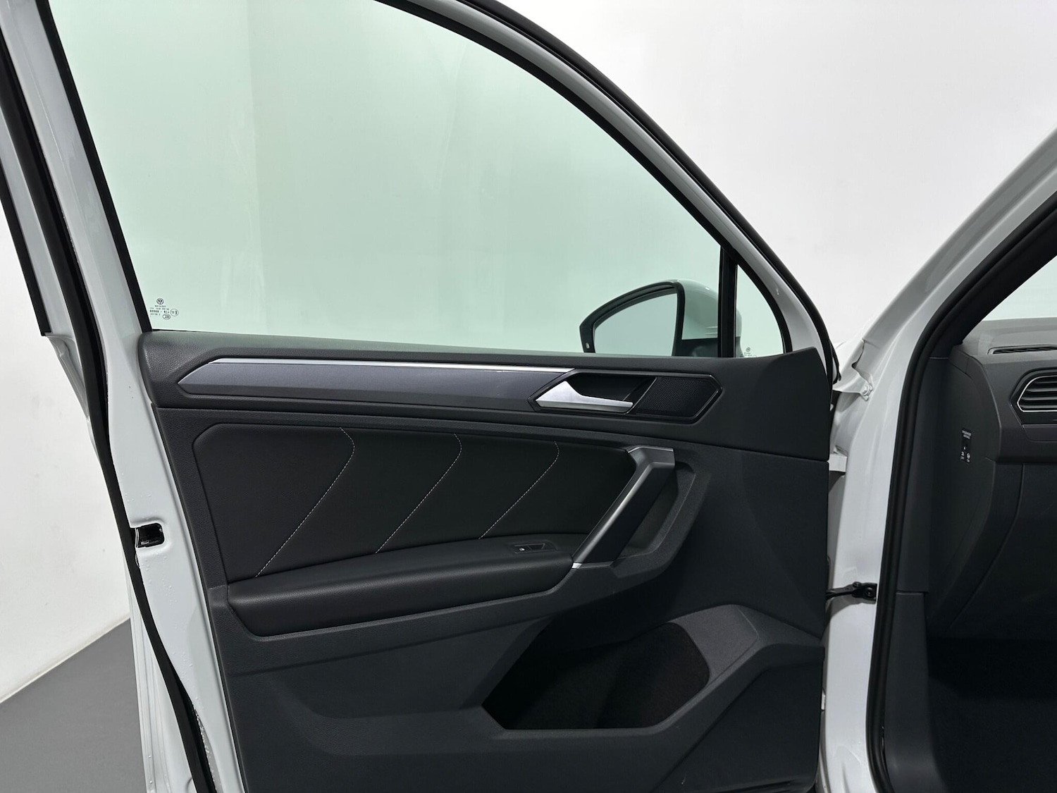 Used Volkswagen Tiguan 2017 for sale - 76878536: Photo 37