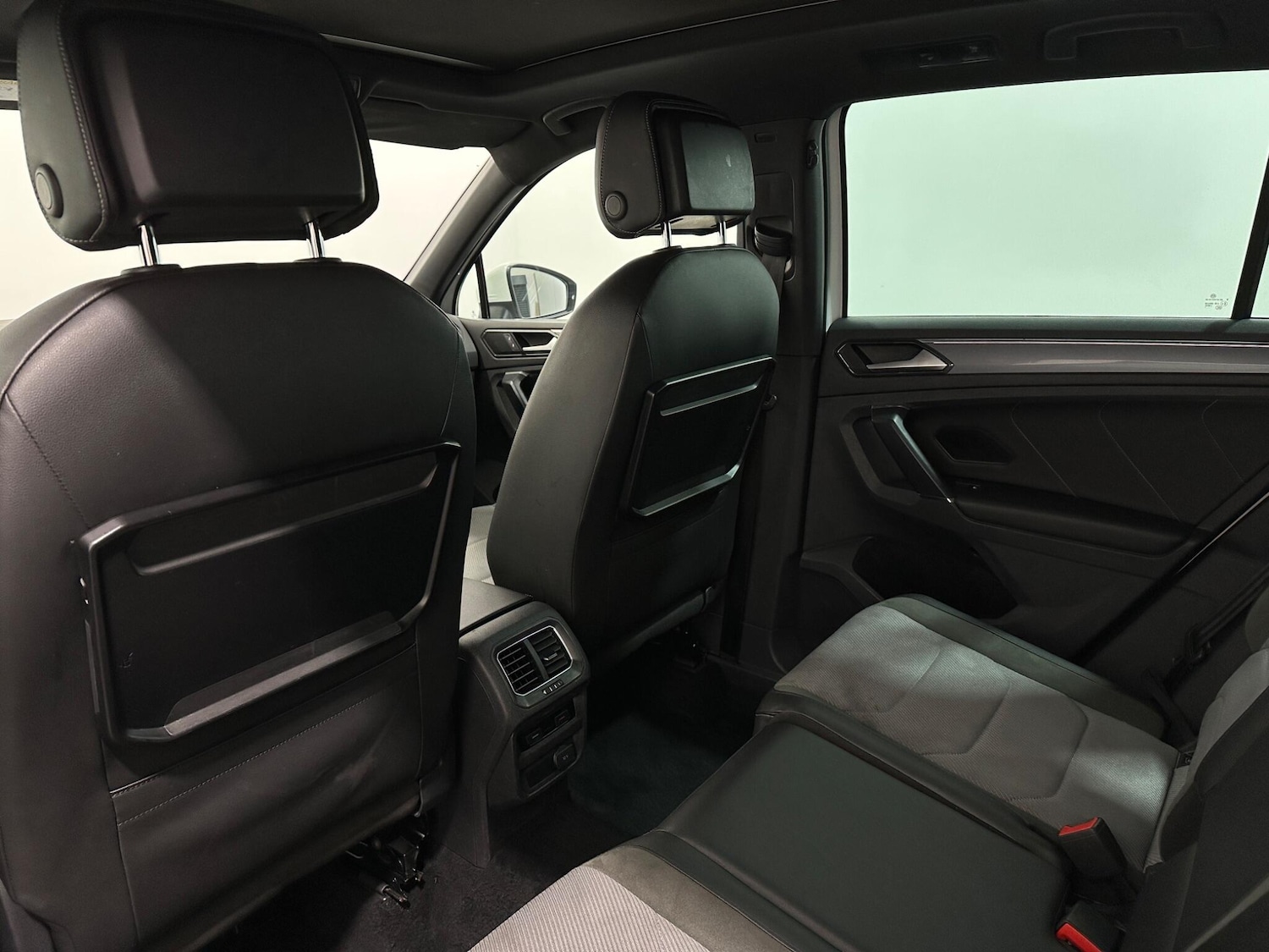 Used Volkswagen Tiguan 2017 for sale - 76878536: Photo 38