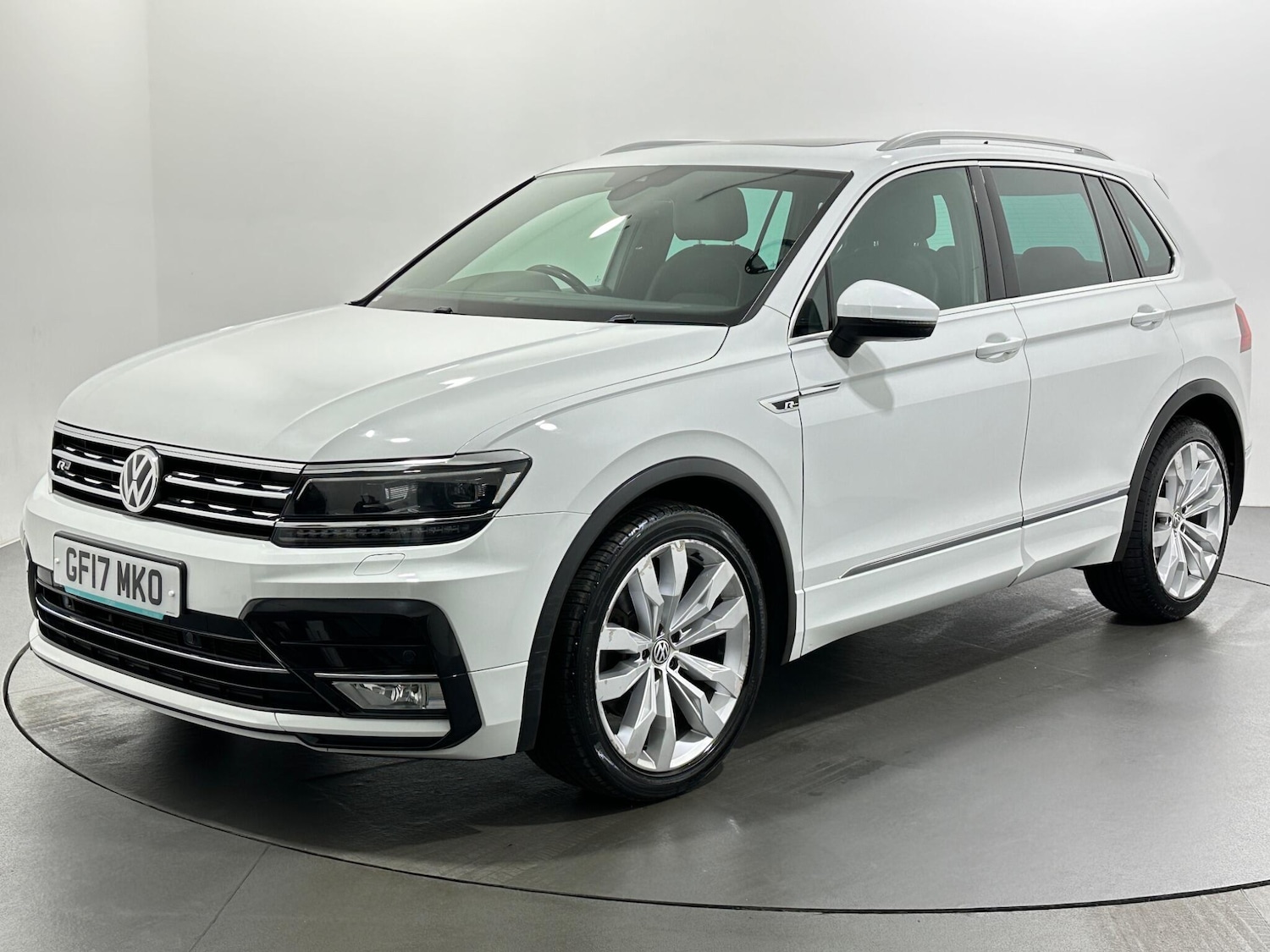 Used Volkswagen Tiguan 2017 for sale - 76878536: Photo 4