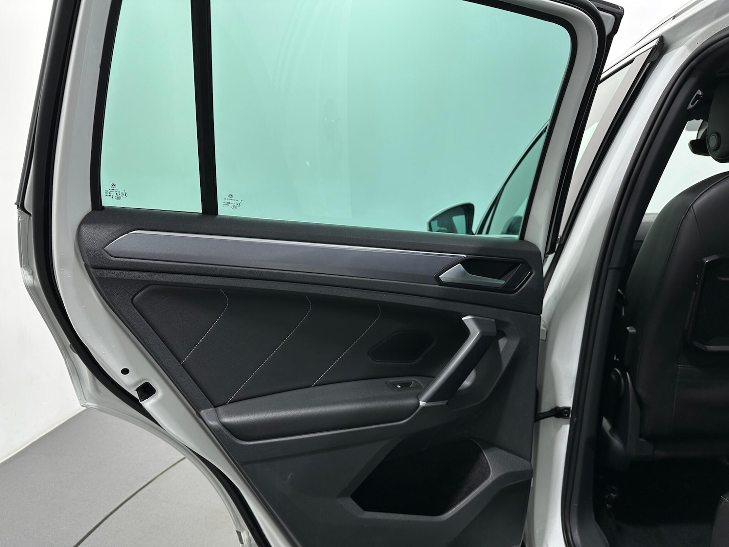 Used Volkswagen Tiguan 2017 for sale - 76878536: Photo 41