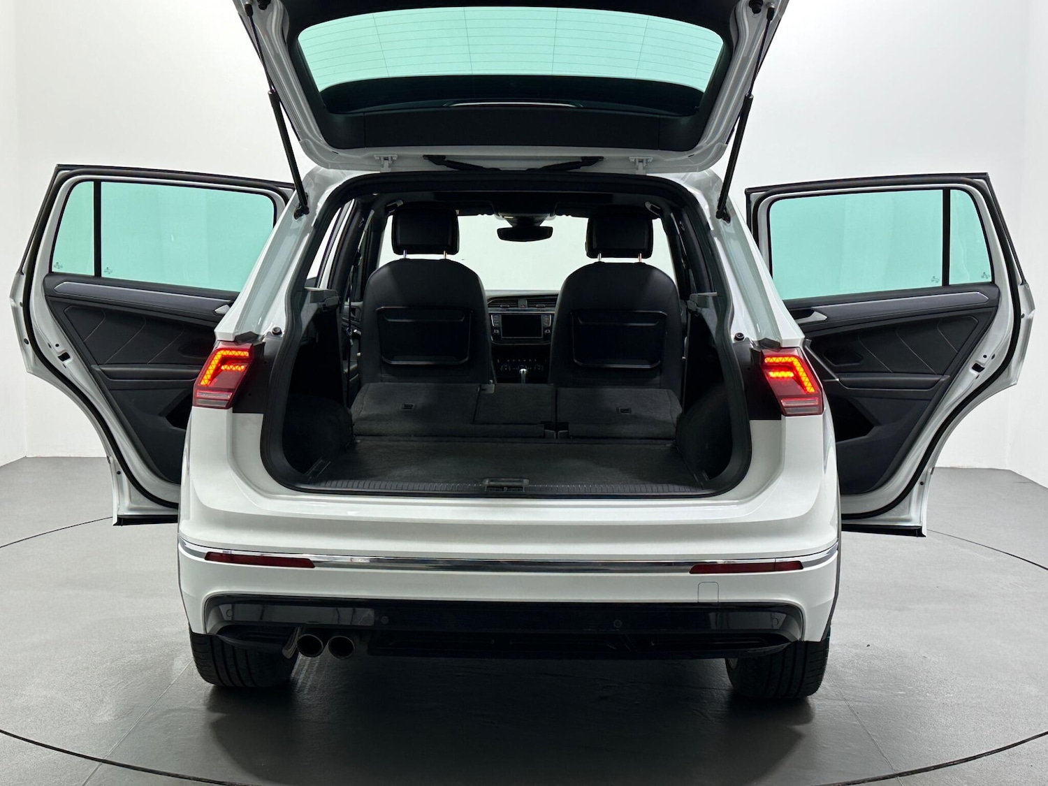 Used Volkswagen Tiguan 2017 for sale - 76878536: Photo 45