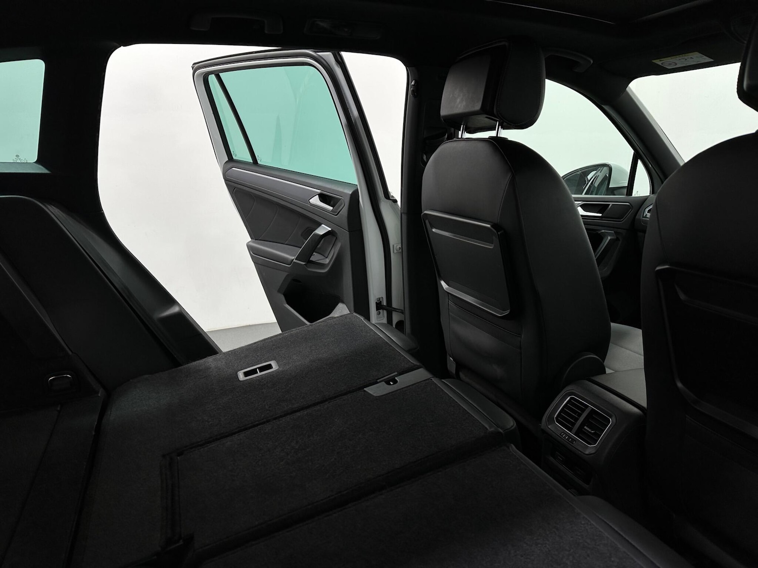 Used Volkswagen Tiguan 2017 for sale - 76878536: Photo 47