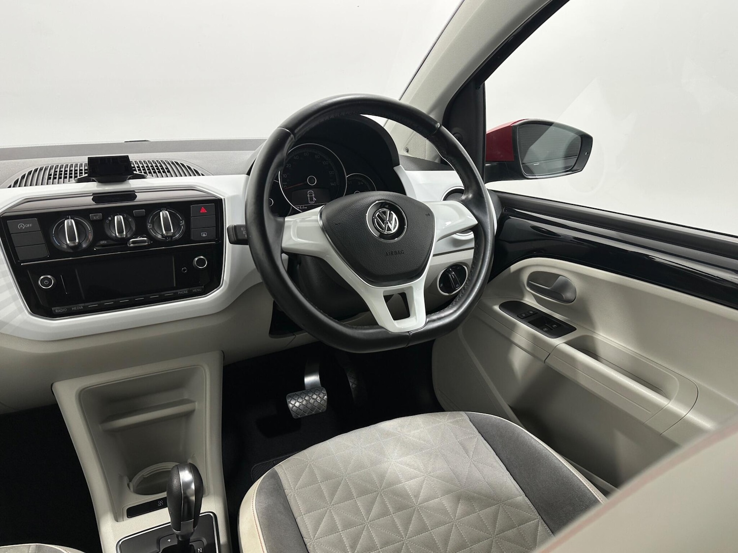Used Volkswagen up! 2019 for sale - 76878963: Photo 11