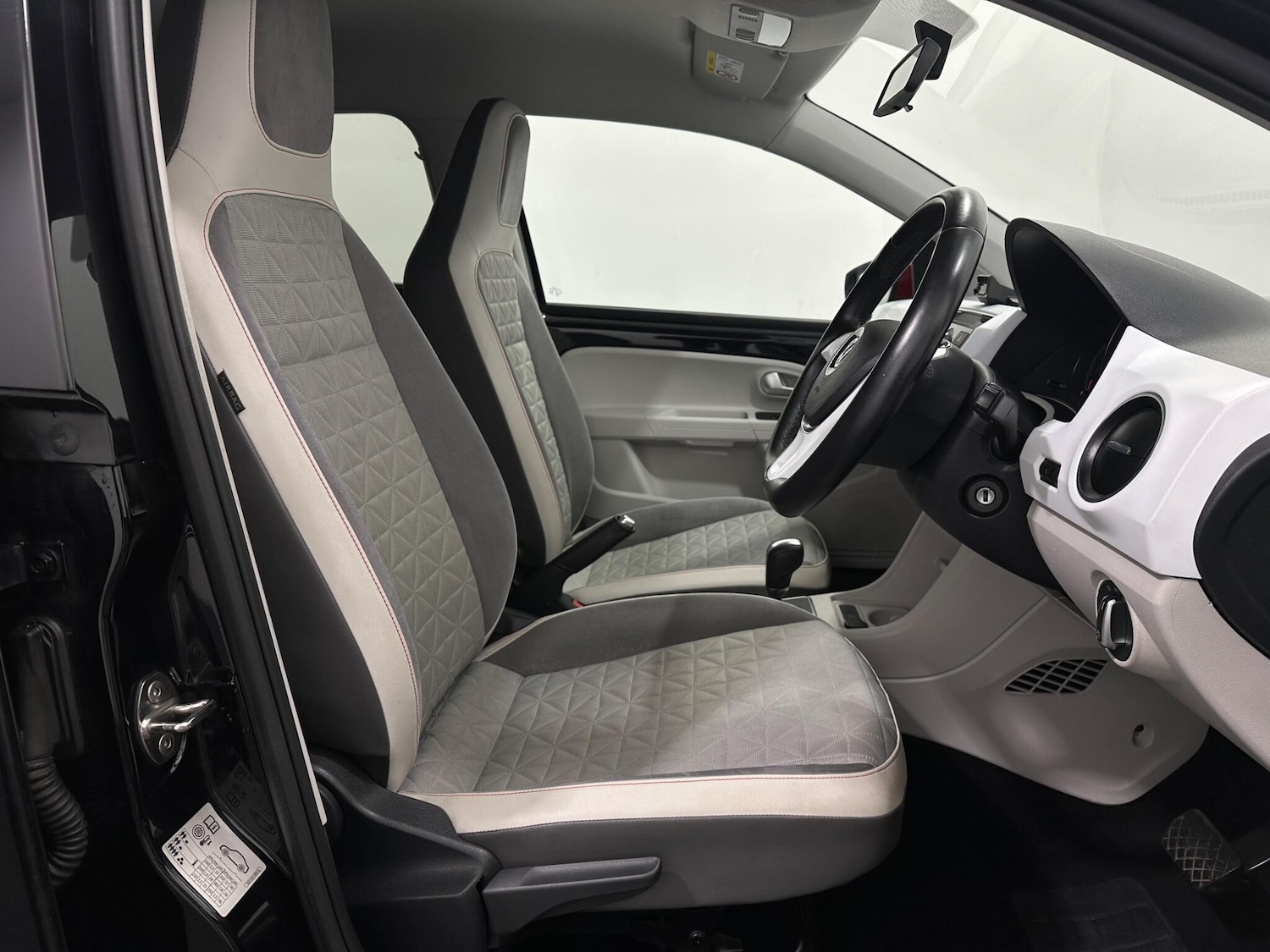 Used Volkswagen up! 2019 for sale - 76878963: Photo 23