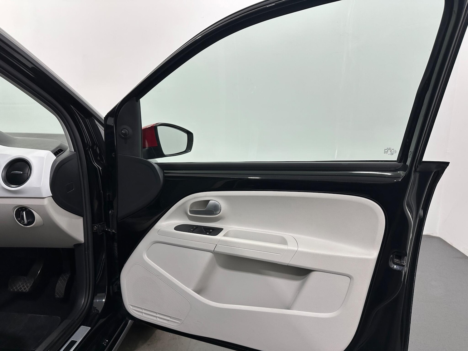 Used Volkswagen up! 2019 for sale - 76878963: Photo 26