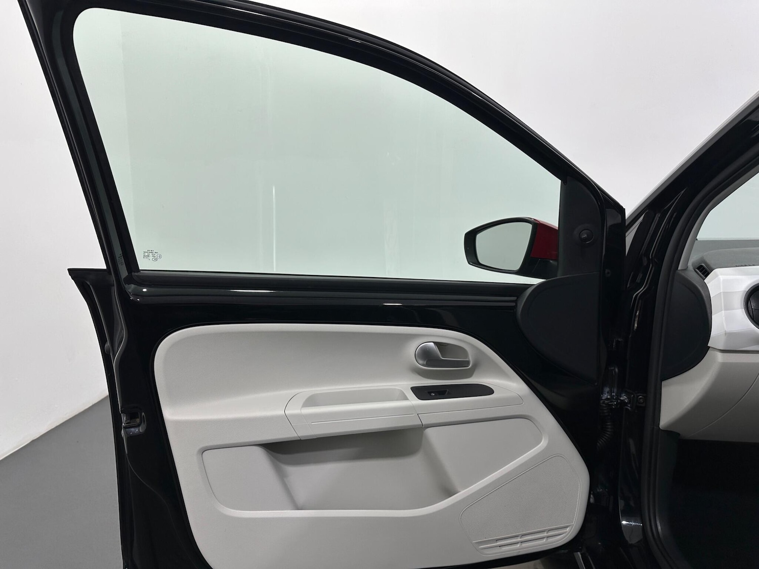 Used Volkswagen up! 2019 for sale - 76878963: Photo 30