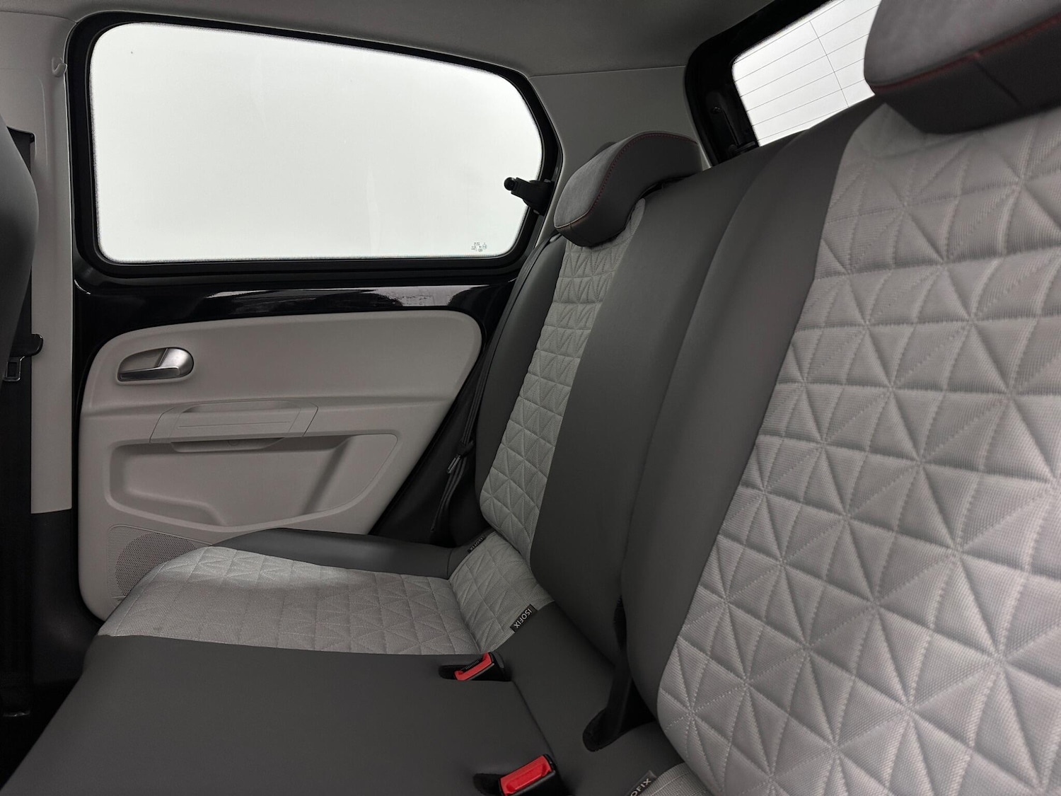 Used Volkswagen up! 2019 for sale - 76878963: Photo 32