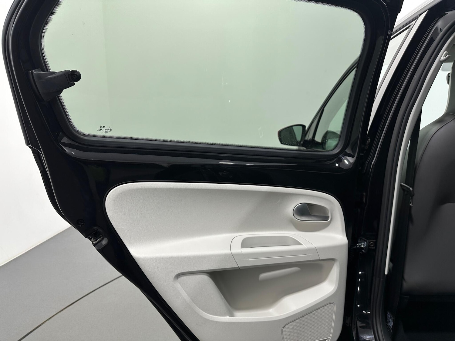 Used Volkswagen up! 2019 for sale - 76878963: Photo 33