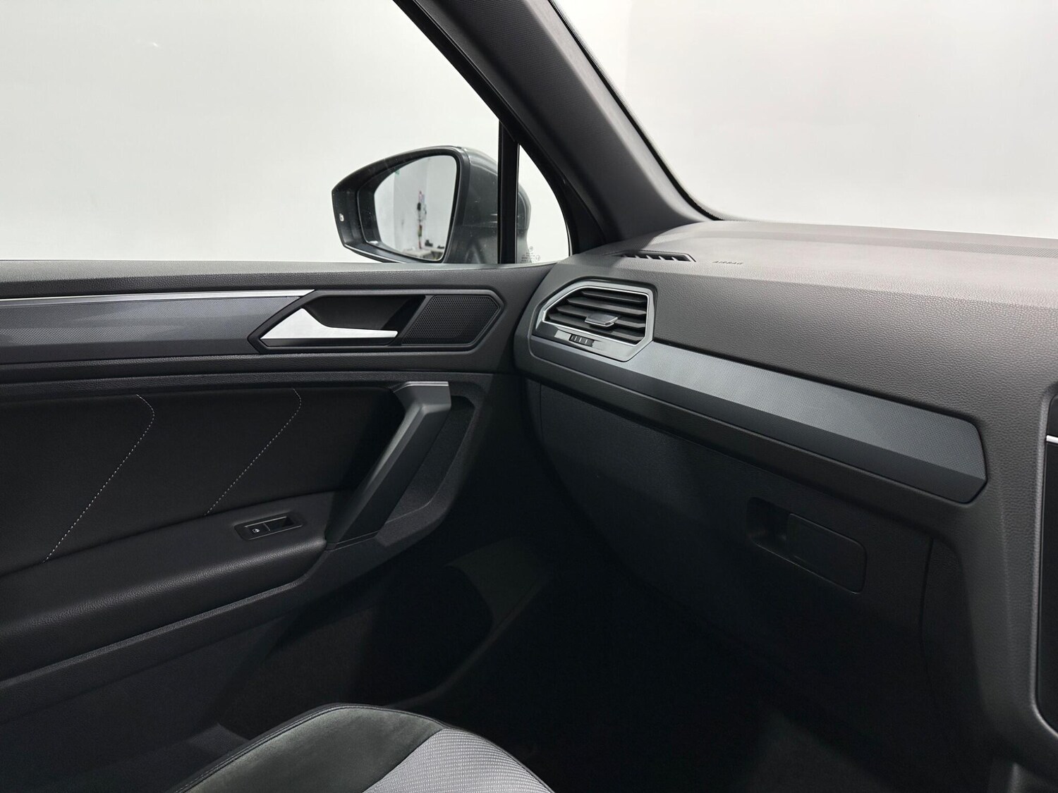 Used Volkswagen Tiguan for sale - 77497512: Photo 28