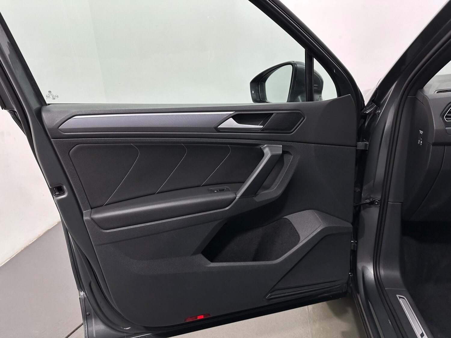 Used Volkswagen Tiguan for sale - 77497512: Photo 38