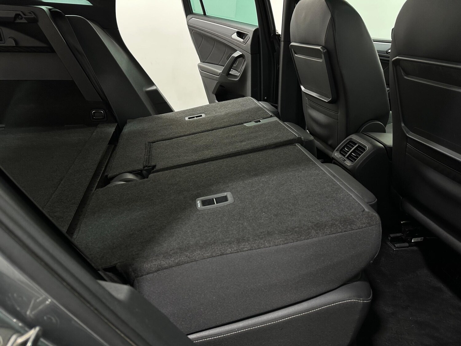 Used Volkswagen Tiguan for sale - 77497512: Photo 48