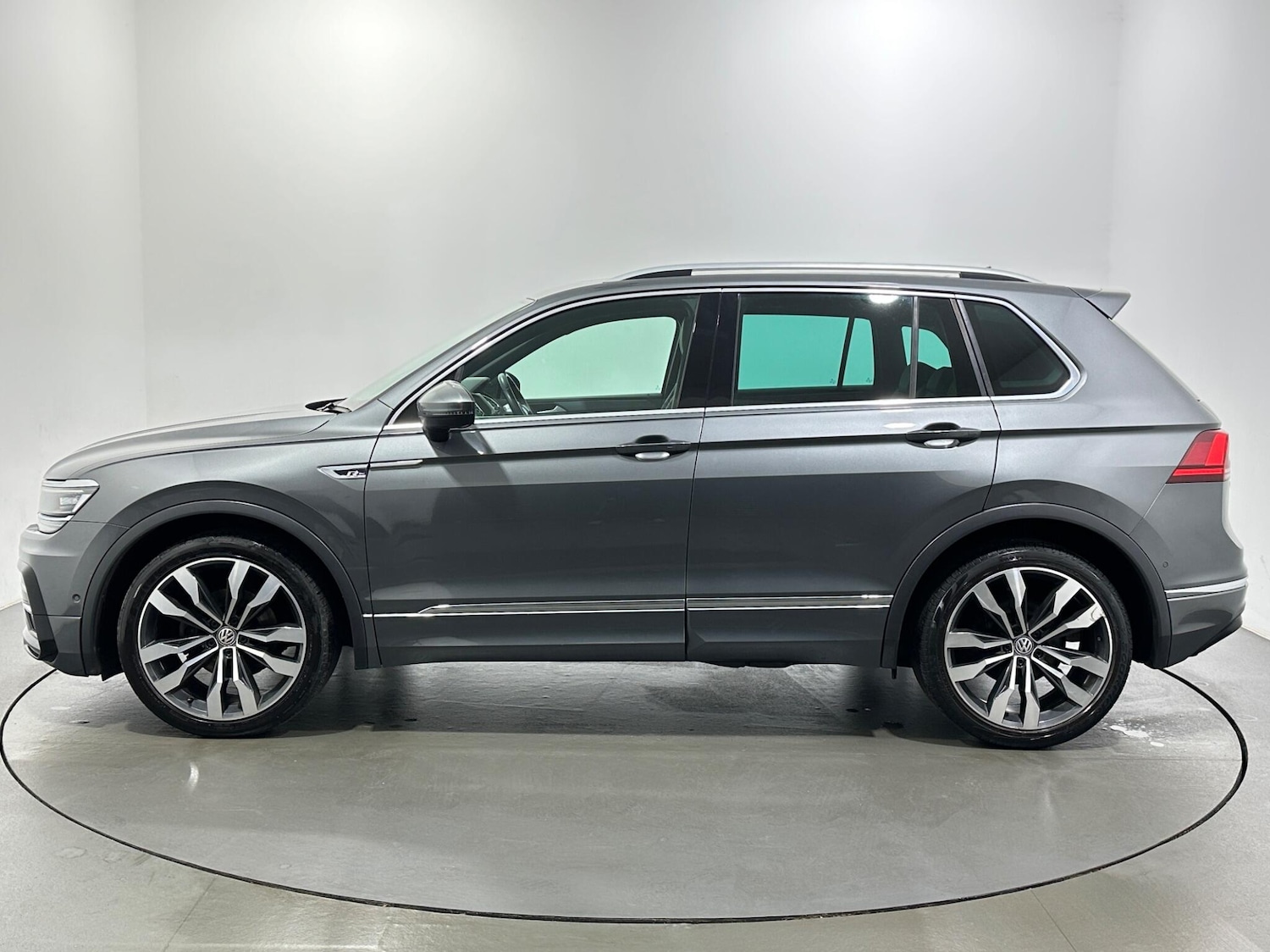Used Volkswagen Tiguan for sale - 77497512: Photo 5