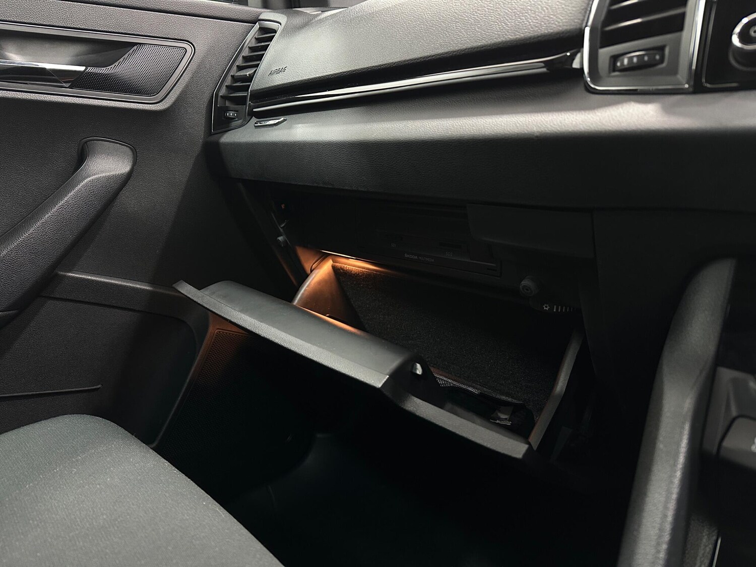 Used Skoda Karoq 2019 for sale - 77510657: Photo 28