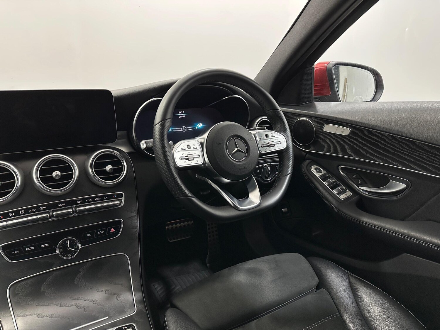 Used Mercedes-Benz C Class 2018 for sale - 77509965: Photo 11