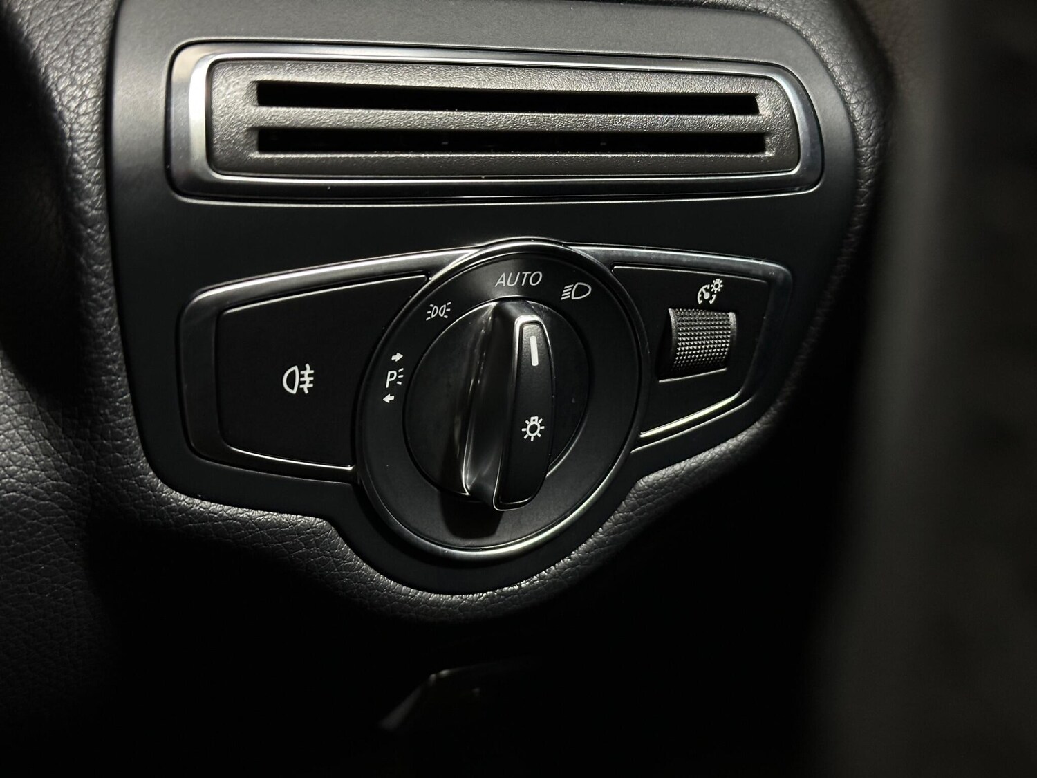 Used Mercedes-Benz C Class 2018 for sale - 77509965: Photo 18