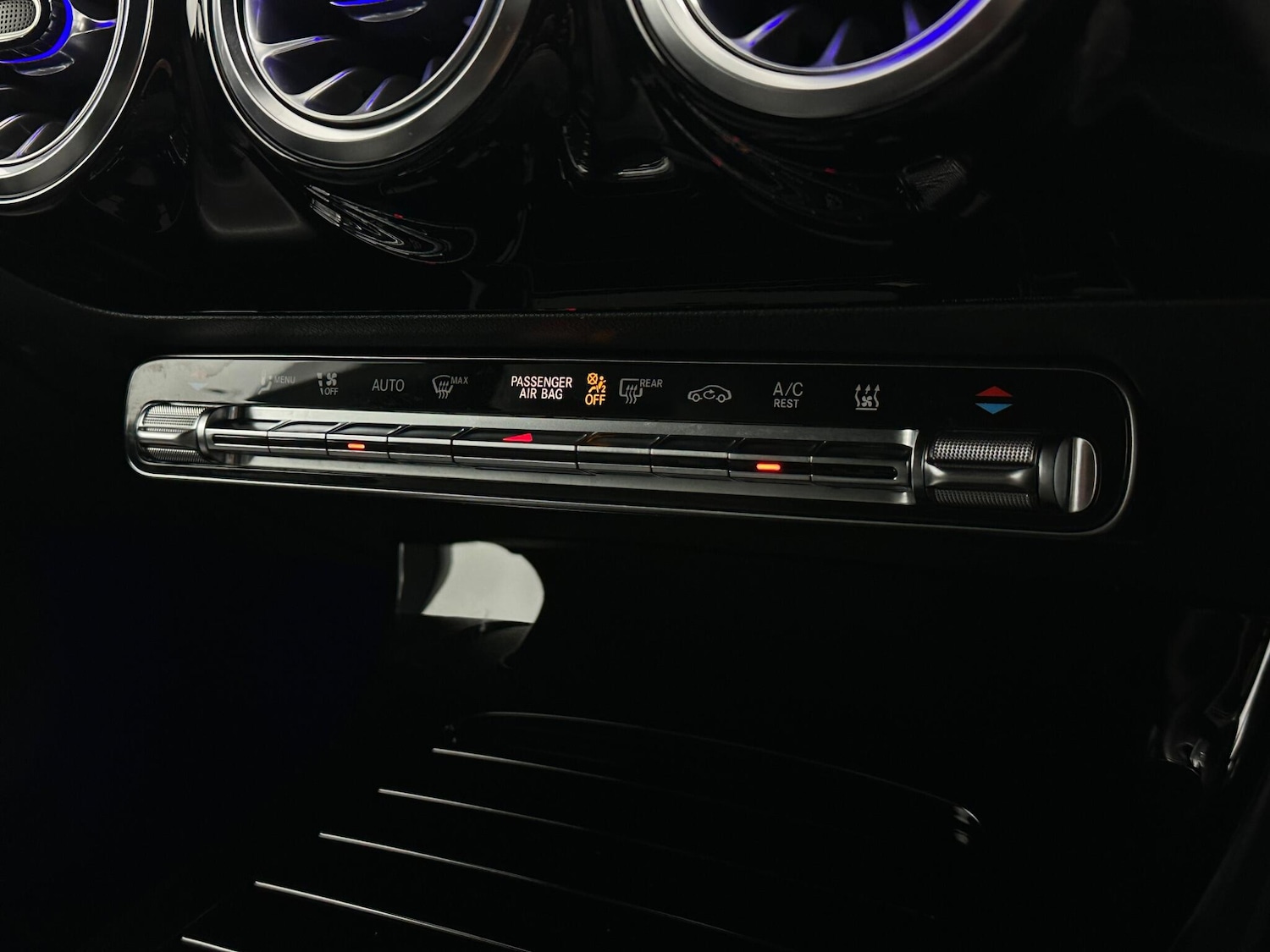 Used Mercedes-Benz CLA for sale - 77215438: Photo 21