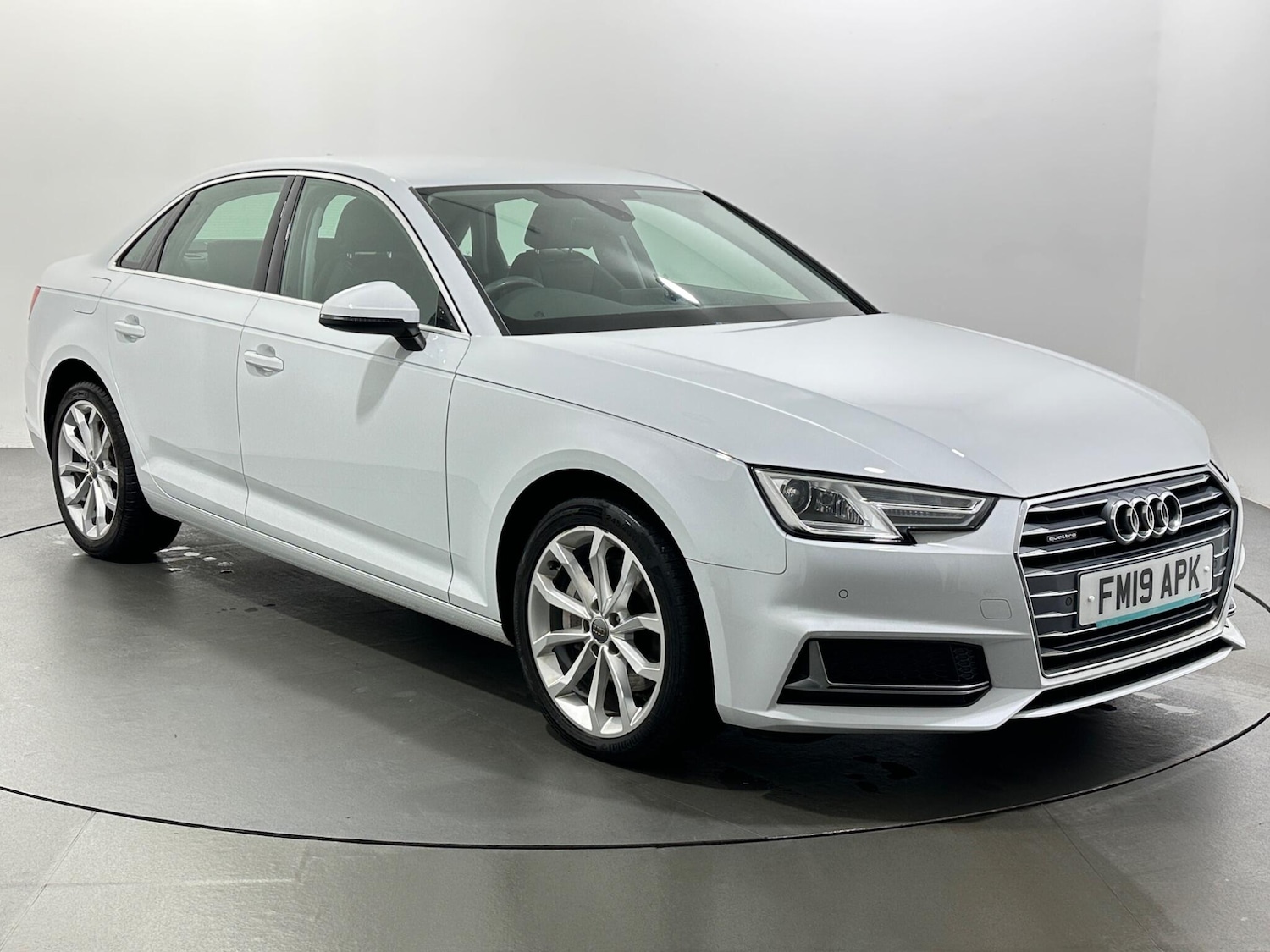 Used Audi A4 2019 for sale - 76878919: Photo 1