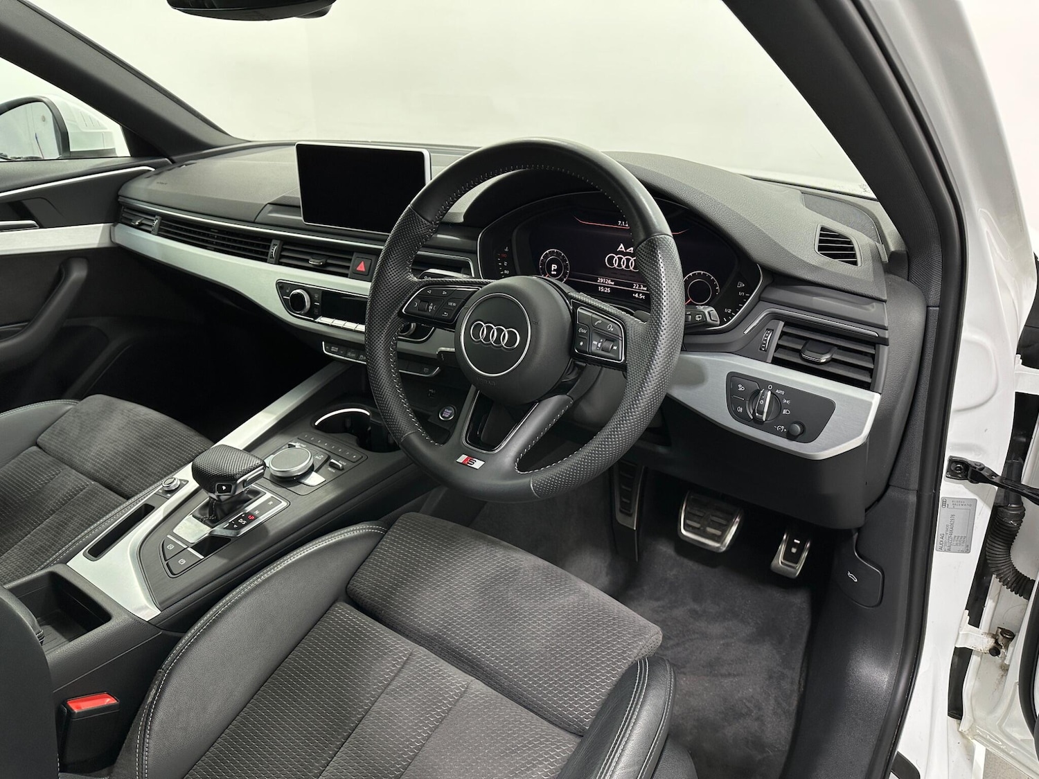 Used Audi A4 2019 for sale - 77131367: Photo 10