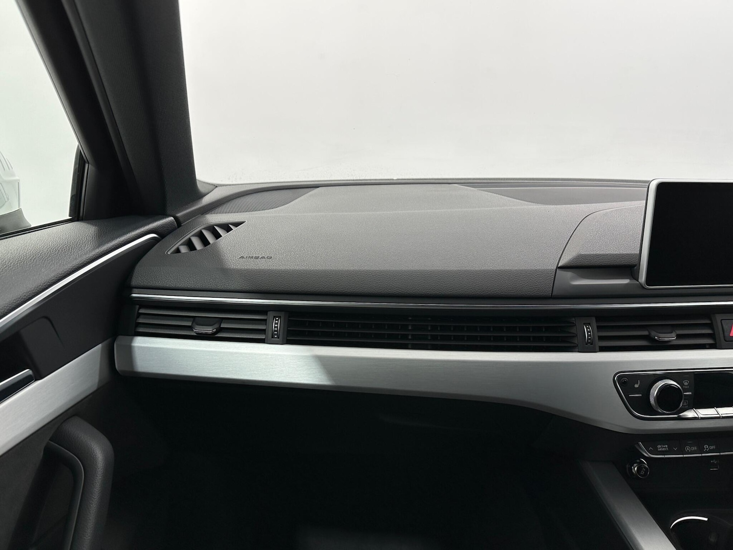 Used Audi A4 2019 for sale - 77131367: Photo 29