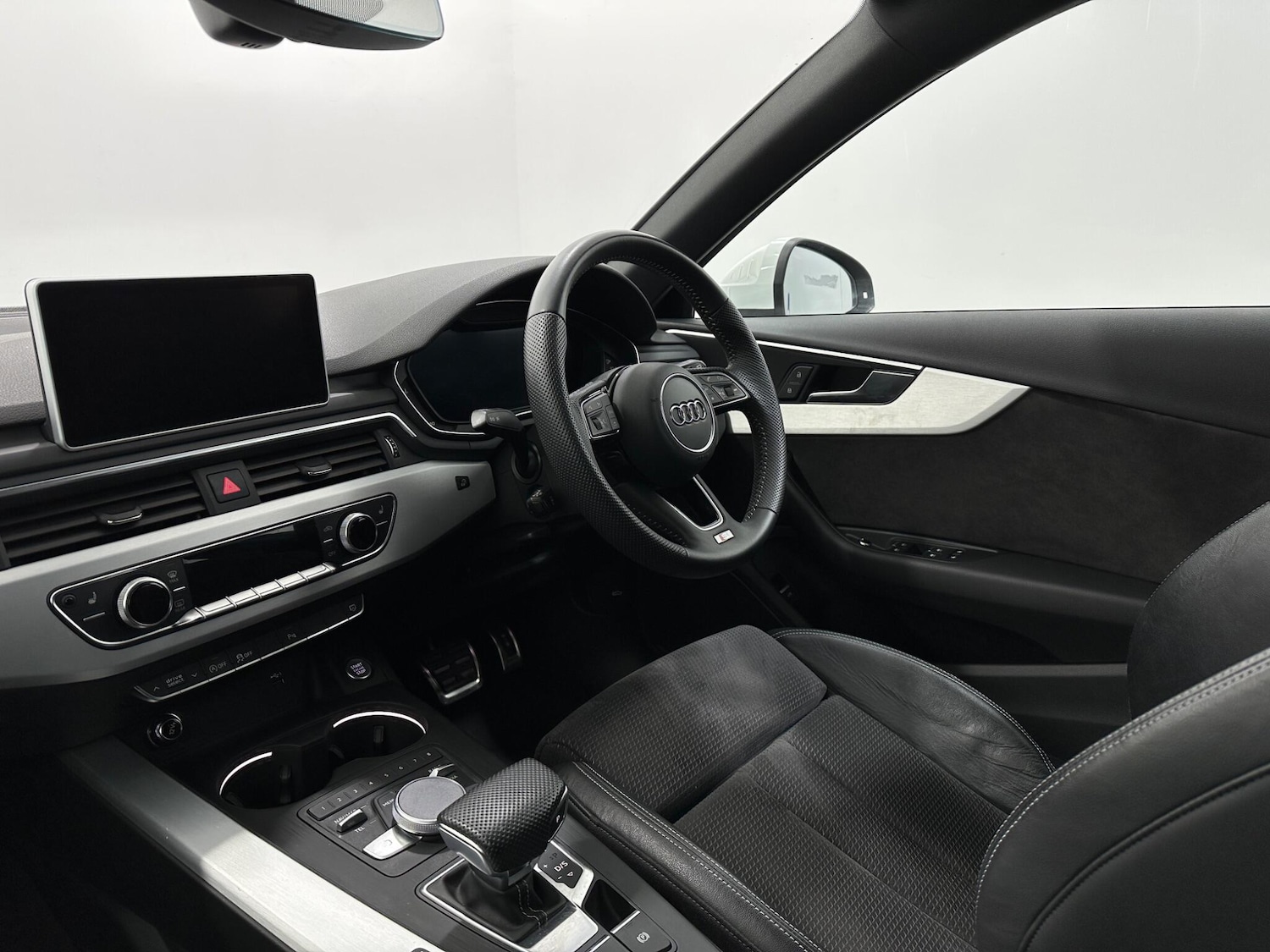 Used Audi A4 2019 for sale - 77131367: Photo 31