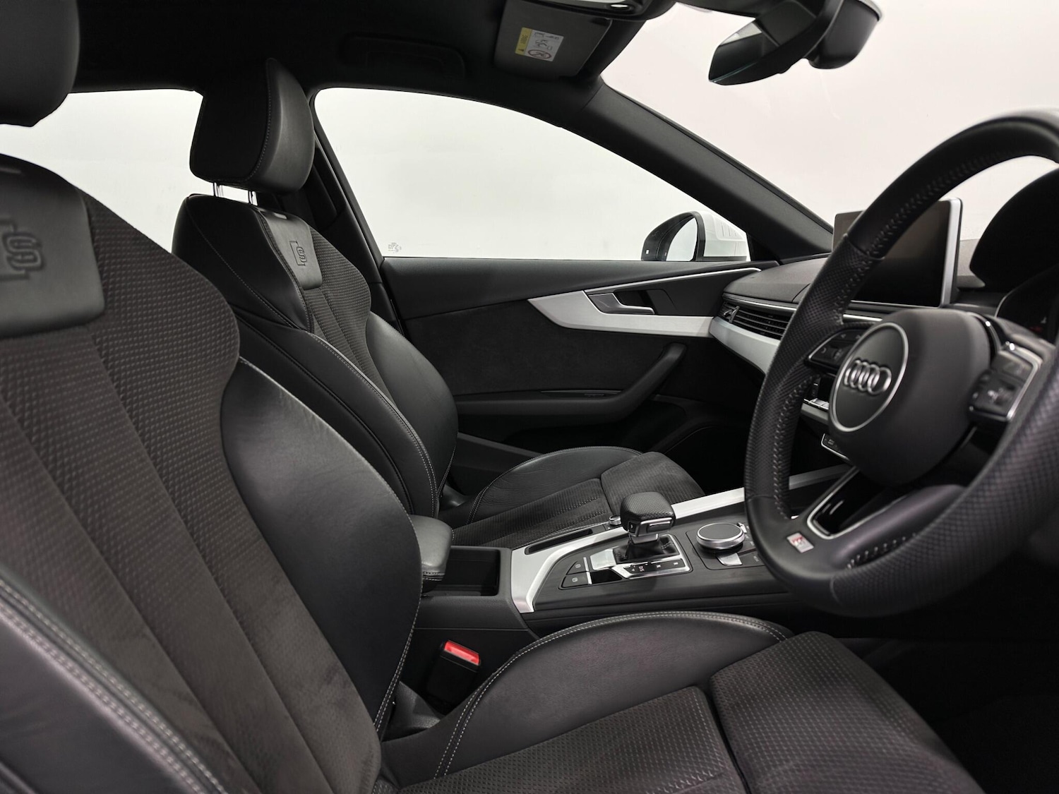 Used Audi A4 2019 for sale - 77131367: Photo 32