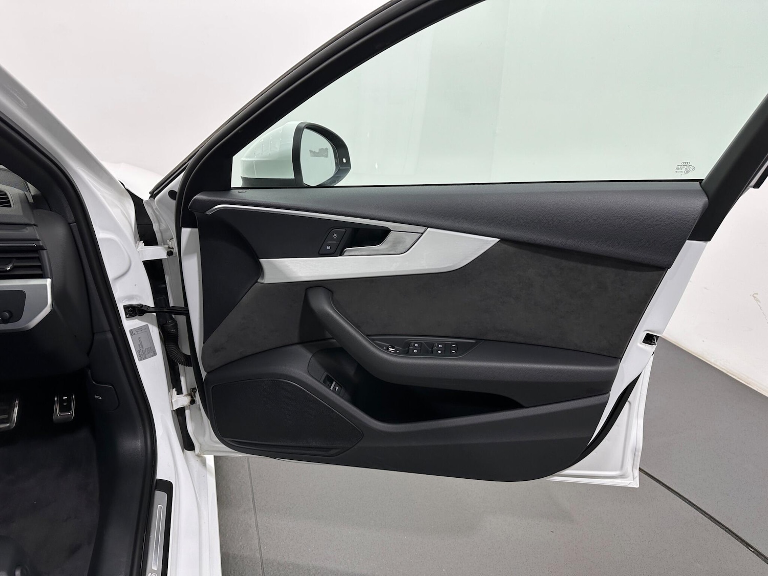 Used Audi A4 2019 for sale - 77131367: Photo 34