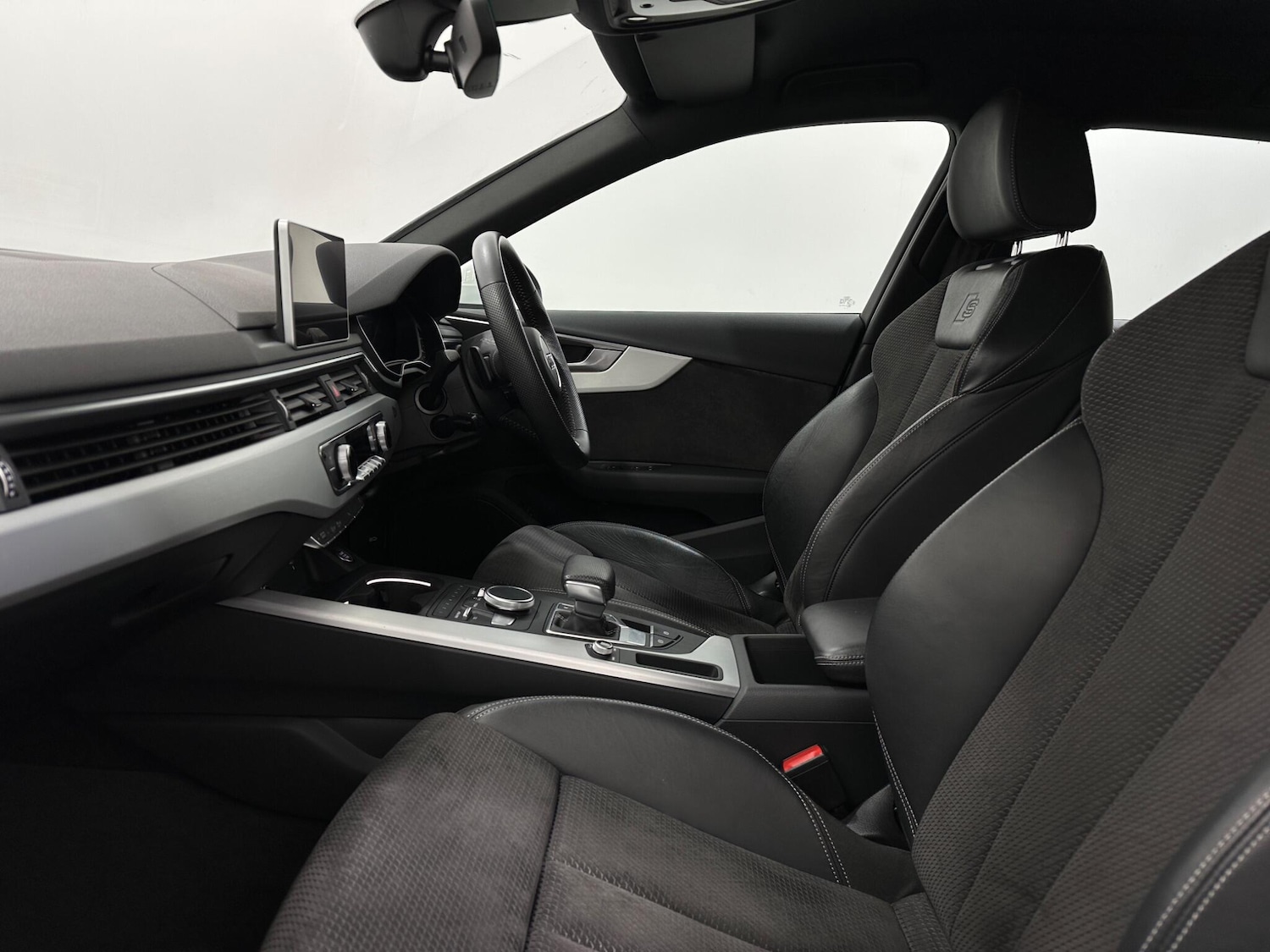 Used Audi A4 2019 for sale - 77131367: Photo 35