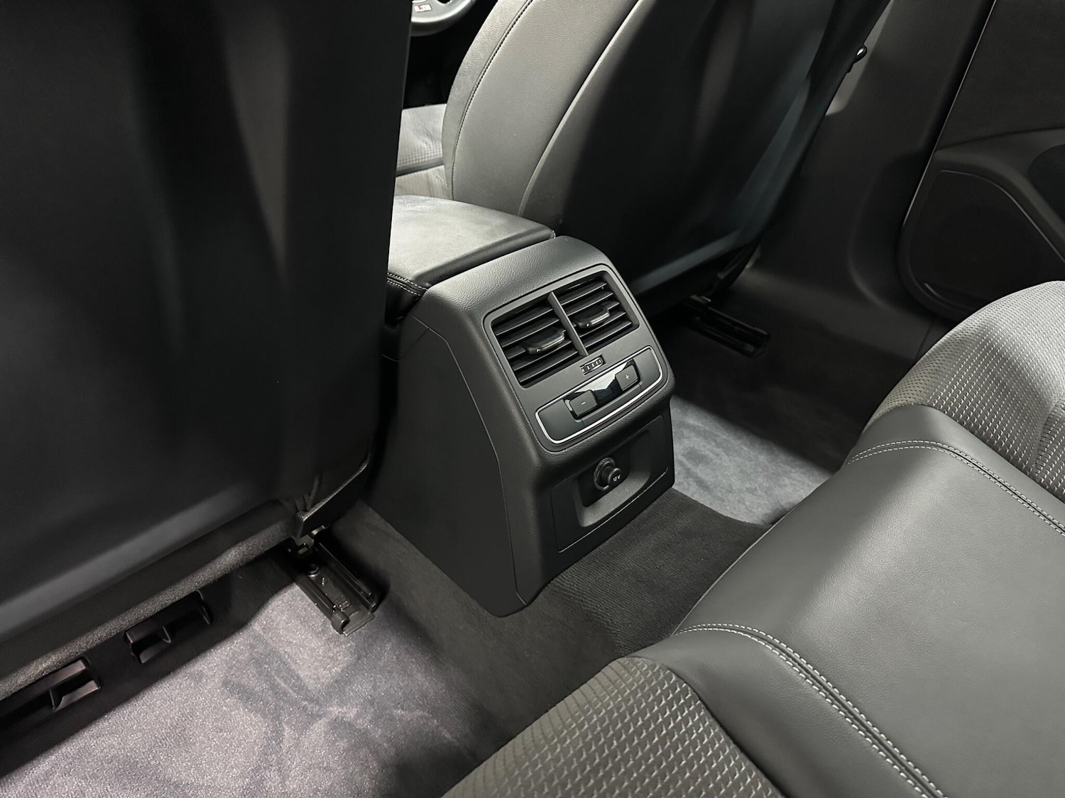 Used Audi A4 2019 for sale - 77131367: Photo 39