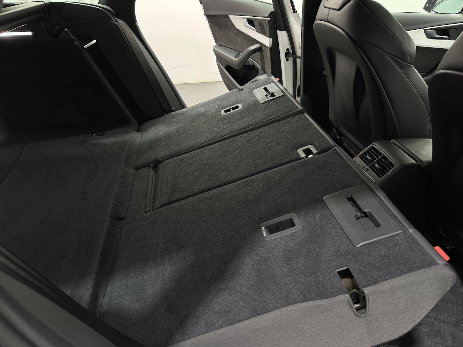 Used Audi A4 2019 for sale - 77131367: Photo 47