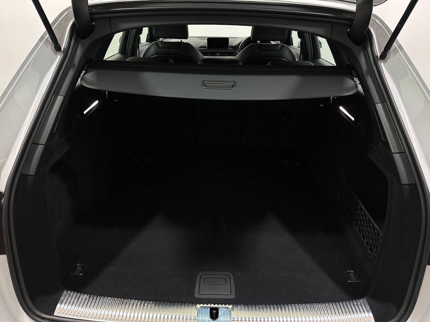 Used Audi A4 2019 for sale - 77131367: Photo 48