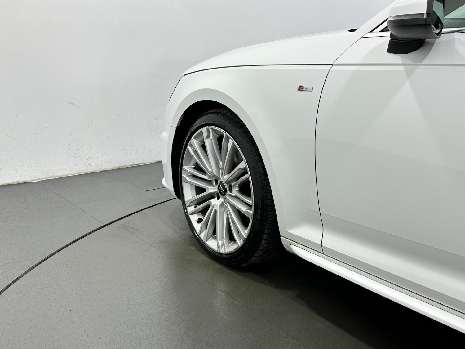 Used Audi A4 2019 for sale - 77131367: Photo 52