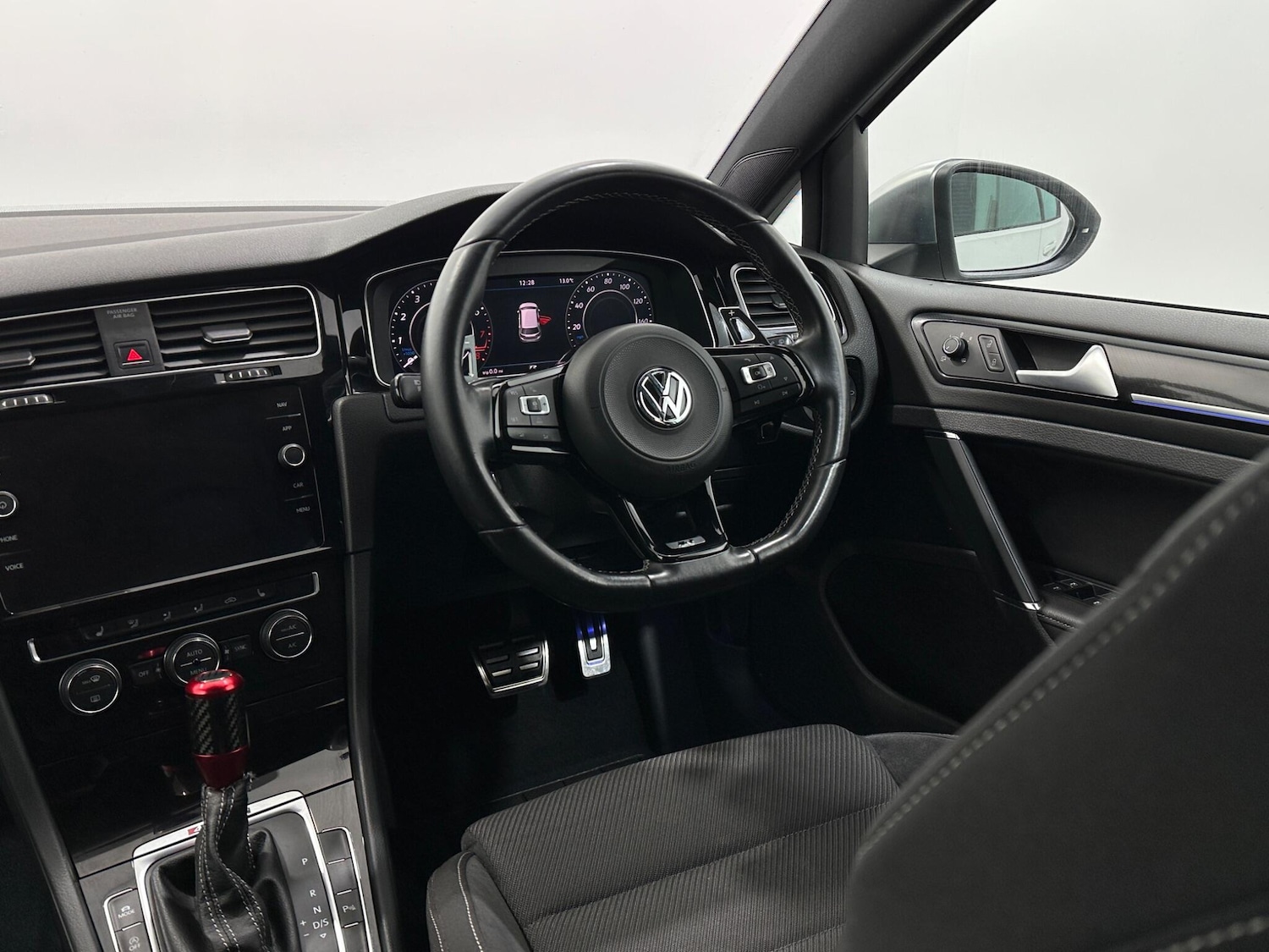 Used Volkswagen Golf 2018 for sale - 76878813: Photo 11