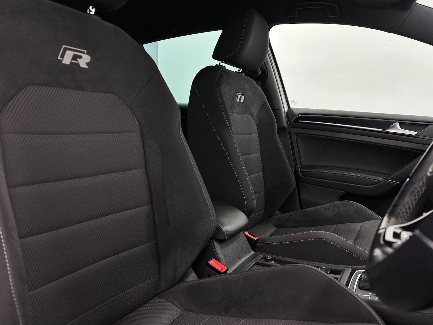 Used Volkswagen Golf 2018 for sale - 76878813: Photo 30