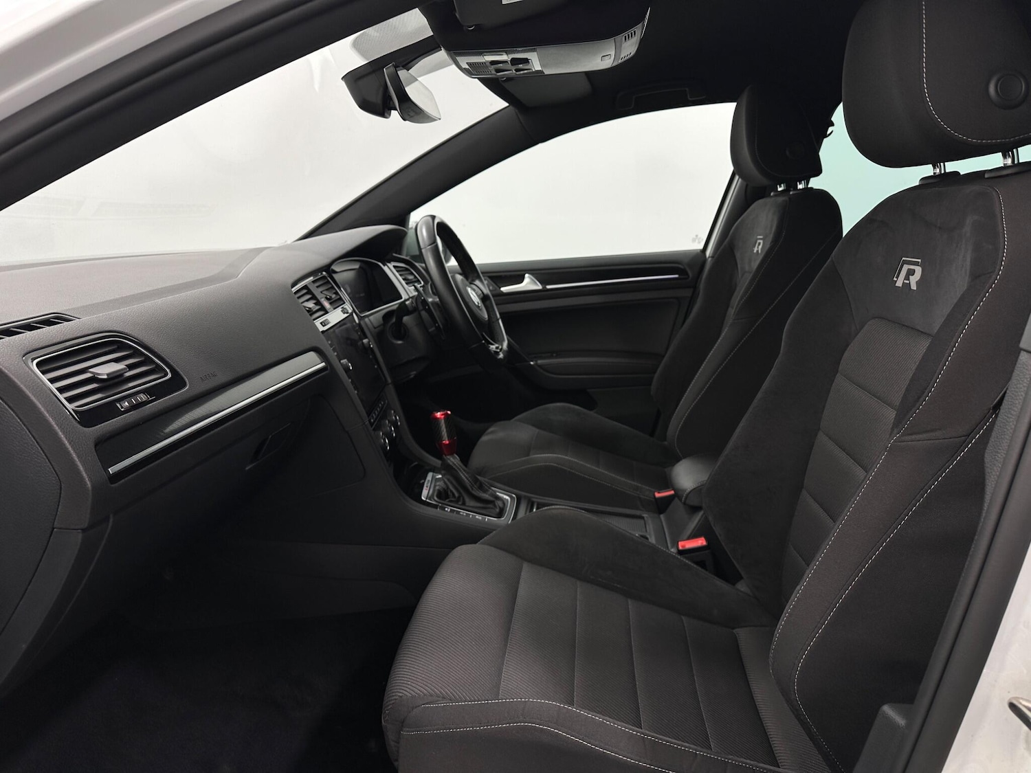 Used Volkswagen Golf 2018 for sale - 76878813: Photo 33