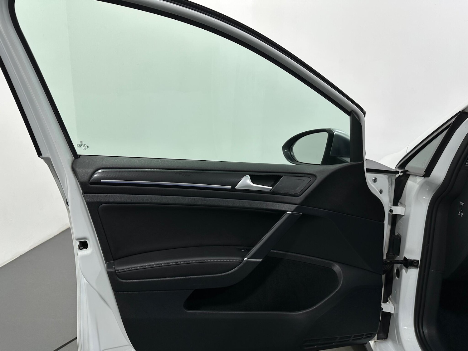 Used Volkswagen Golf 2018 for sale - 76878813: Photo 36